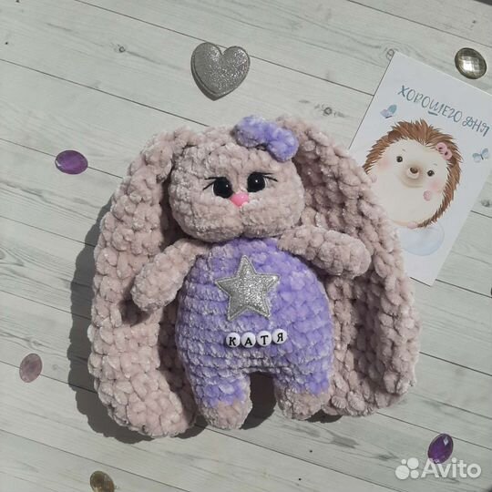 Зайка. Вязаный заяц