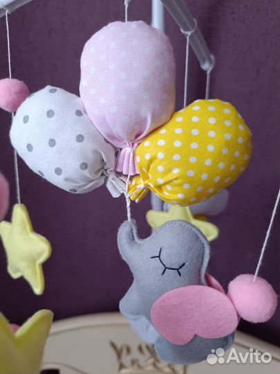 Мобиль на кроватку из фетра