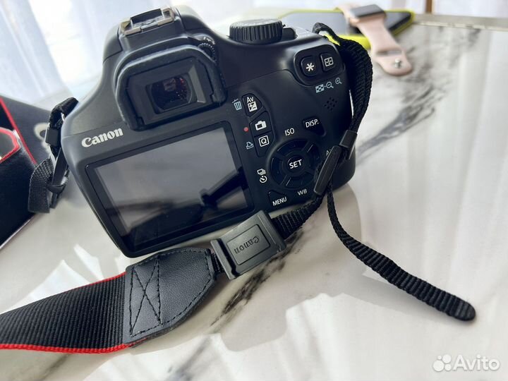 Зеркальный фотоаппарат canon