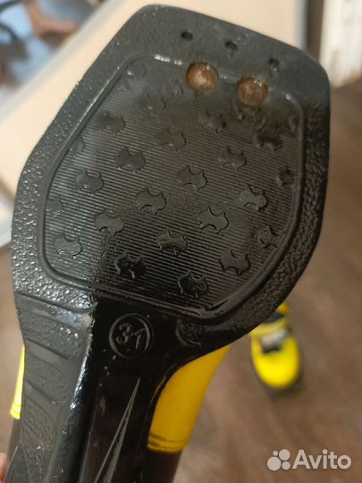 Лыжные ботинки