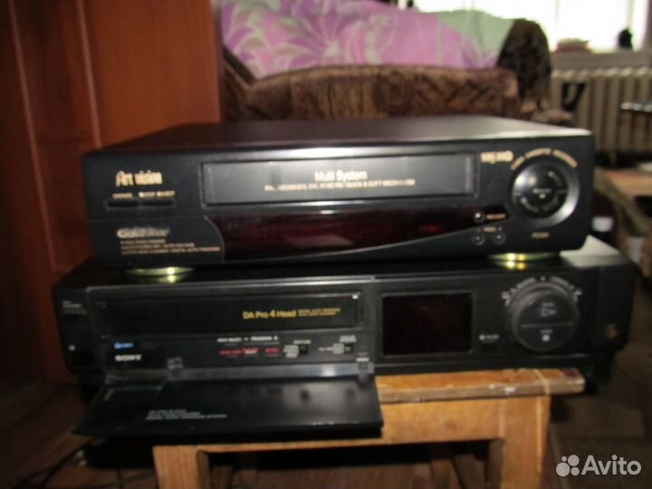 Продам два хороших видеомагнитофона