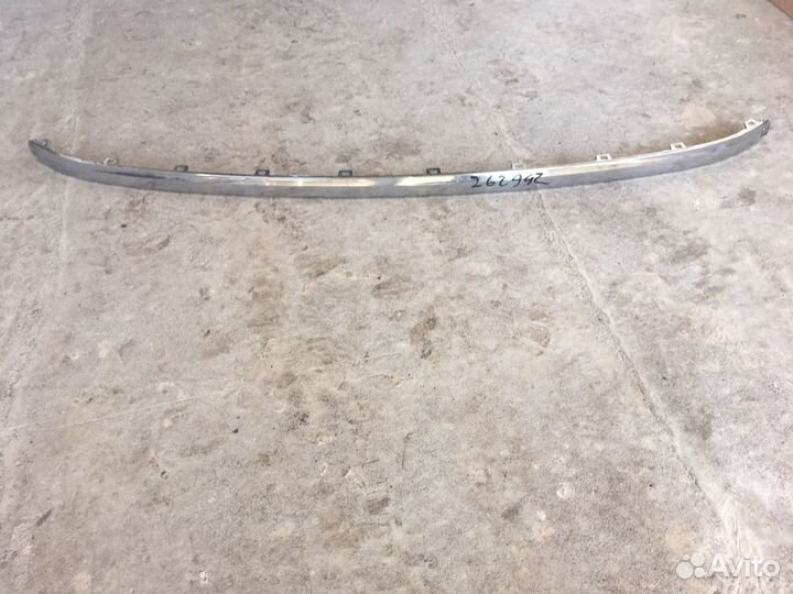 Накладка переднего бампера лев Volkswagen Touareg