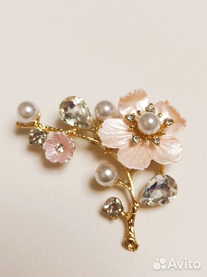 Брошь цветы Сакура
