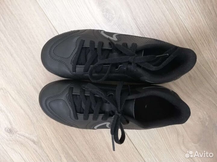 Футбольные бутсы nike