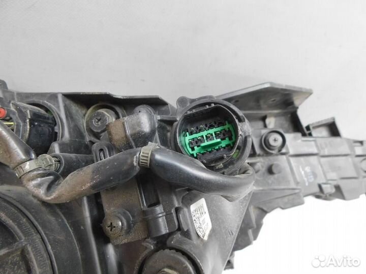 Фара левая Hyundai Elantra