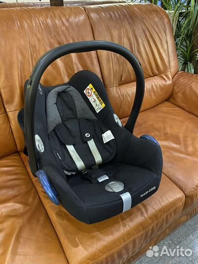 Автолюлька Maxi-Cosi CabrioFix Essential Black