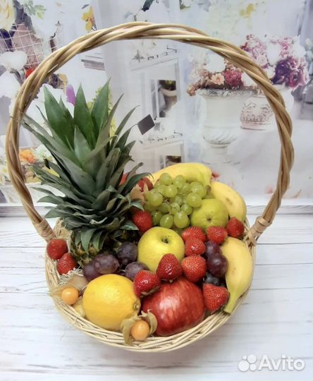 Подарочные корзины с фруктами