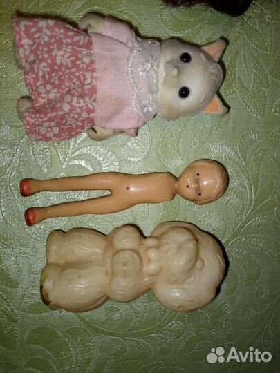 Куклы много