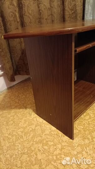 Компьютерный стол