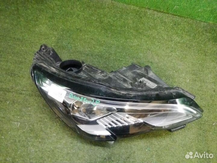 Фара правая Peugeot 3008 2 (2016-2020) галоген