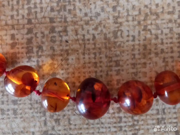 Старинные янтарные бусы