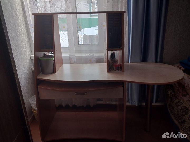 Компьютерный стол