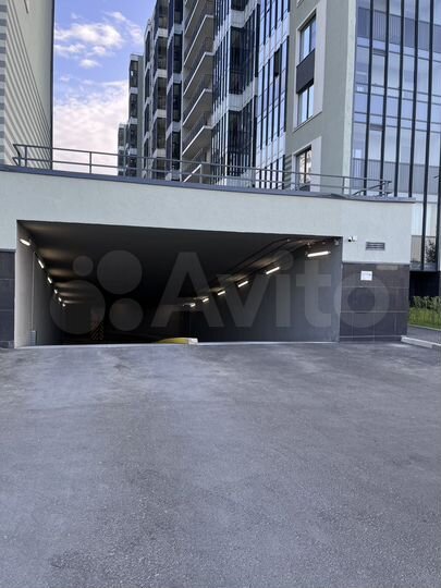 Машиноместо, 13 м²