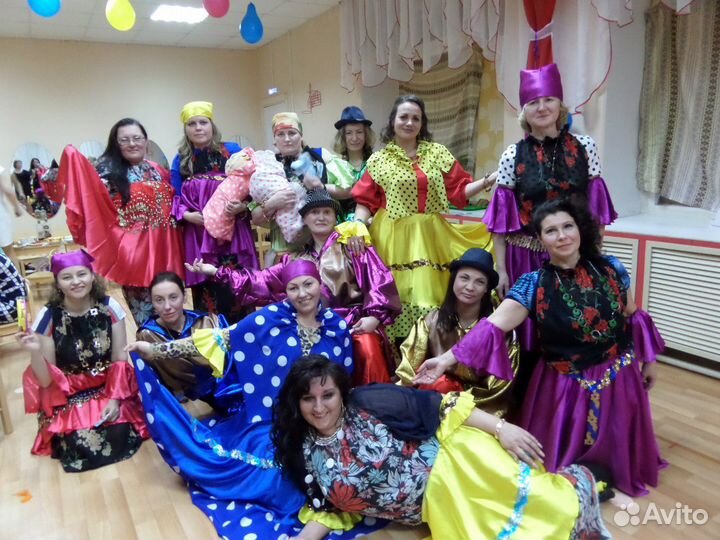 Комарова Наталья Ведущая- тамада) и DJ