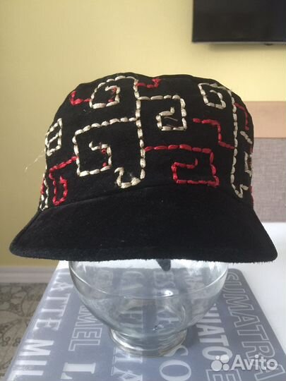 Дизайнерские головные уборы