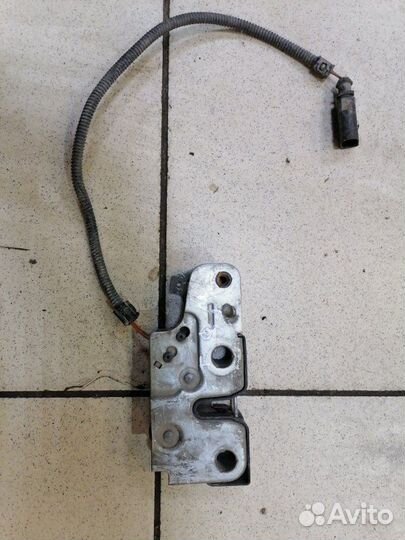 Замок капота Volkswagen Golf Plus 5