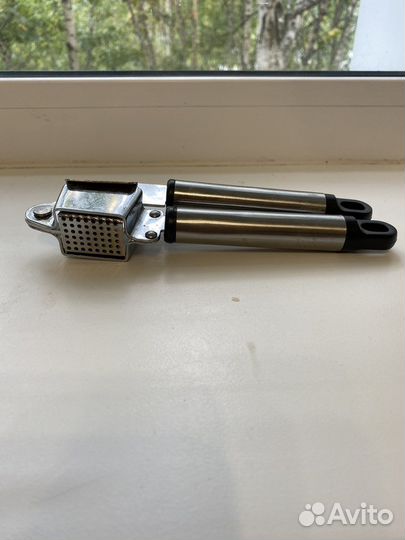 Чеснокодавка