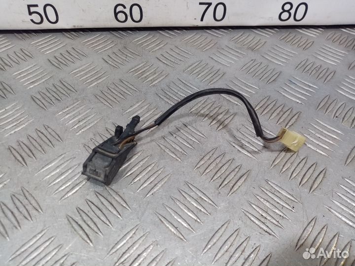 Б/У Форсунка омывателя лобового стекла#001