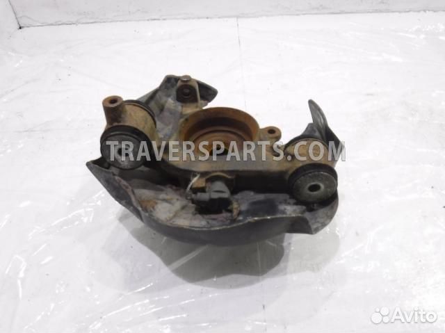 Кулак задний левый 8E0505435L