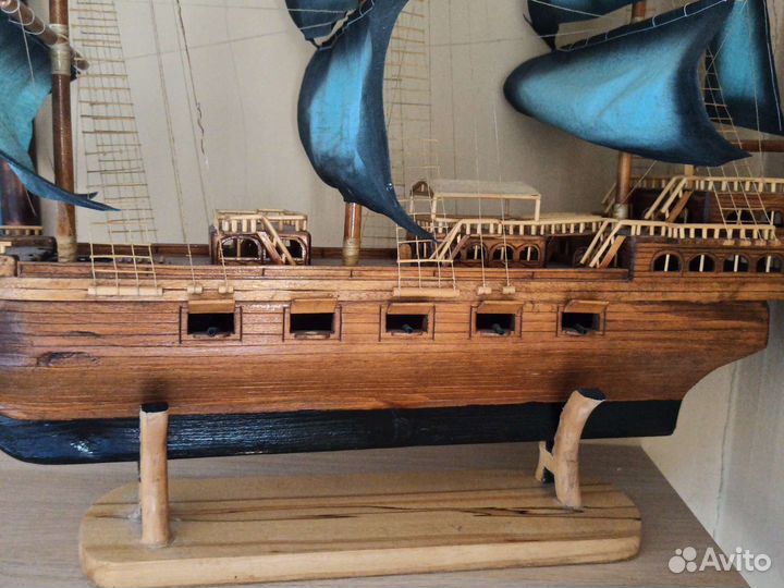 Модель корабля