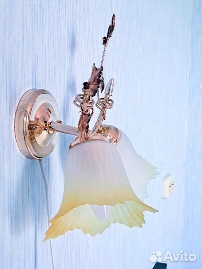Люстра настенная бу