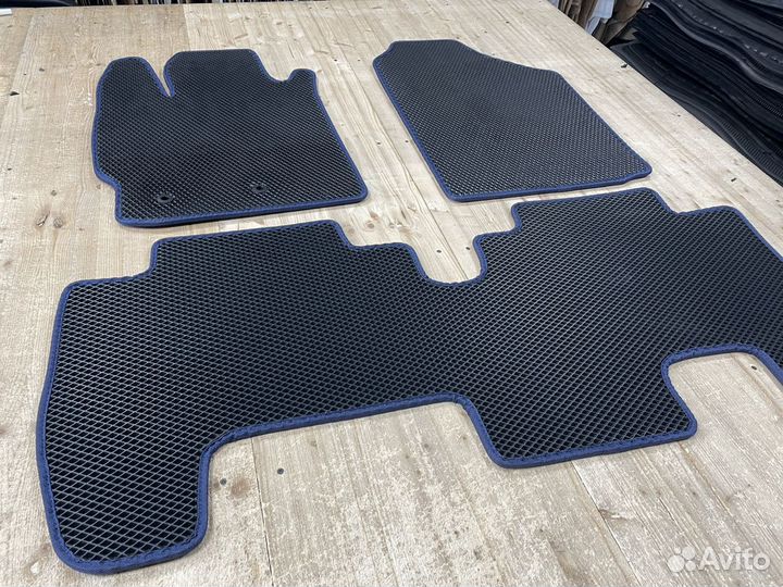 Автоковрики EVA для Toyota Yaris 2005-2012