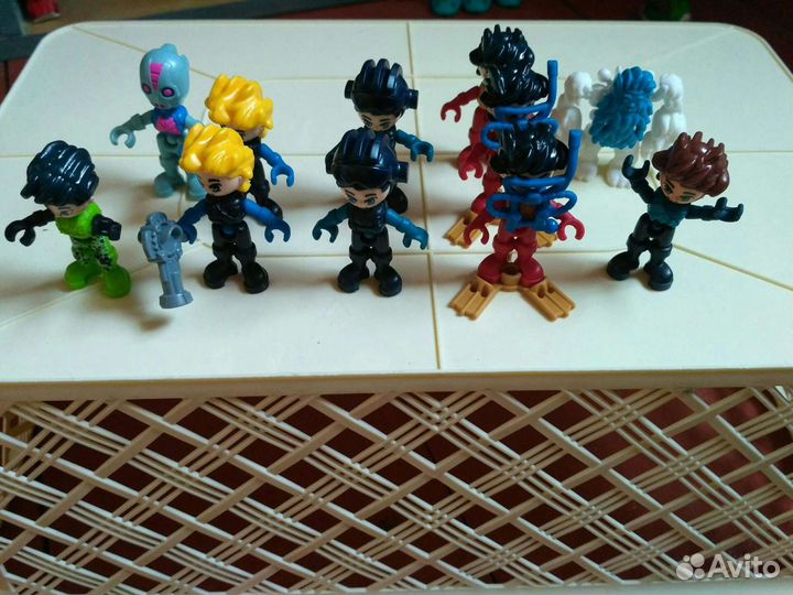 Игрушки из Киндер Джой