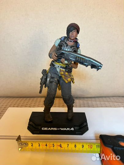 Статуэтк Gears of war фигурка