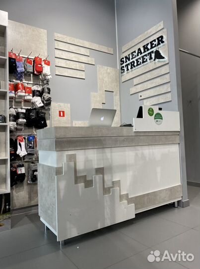 Кассовый стол из мдф / Стойка ресепшн