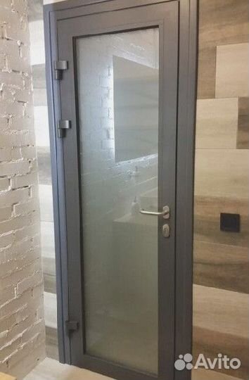 Алюминиевая входная дверь