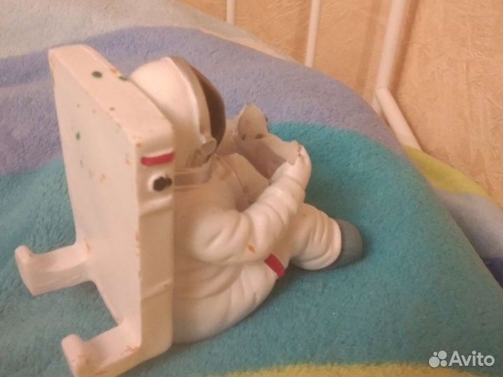 Тренер по игранию на унитазе amogus