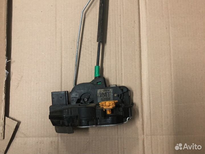 Chevrolet aveo т300 замок двери