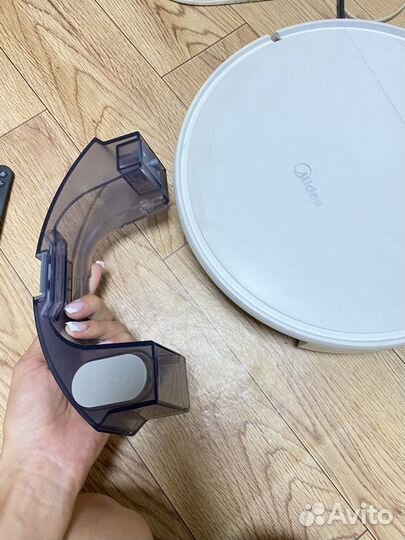 Робот-пылесос Midea VCR04W