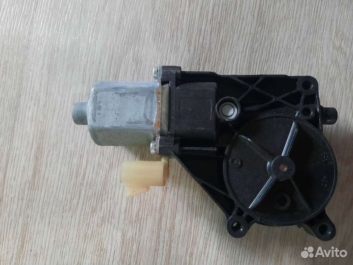 Моторчик стеклоподъемника chevrolet cruze прав.пер