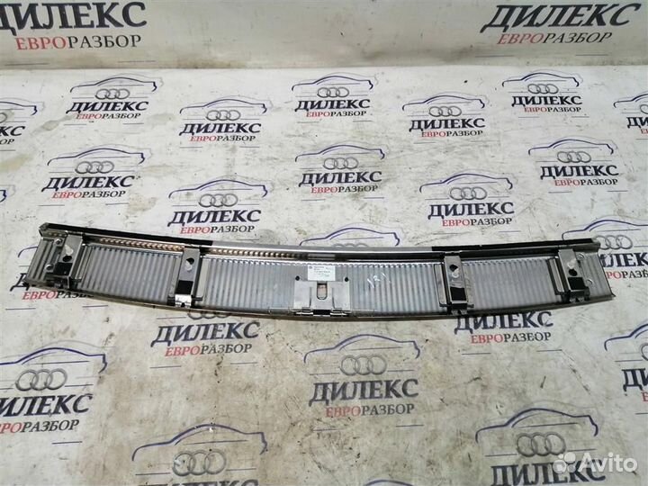 Накладка на заднюю панель VW Touareg 2002-2010