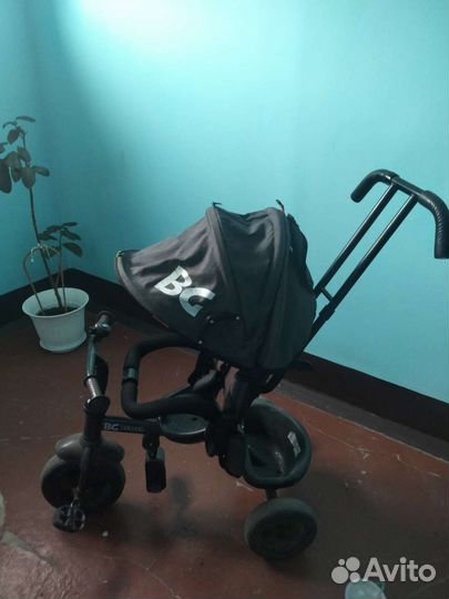 Велосипед коляска с родительской ручкой