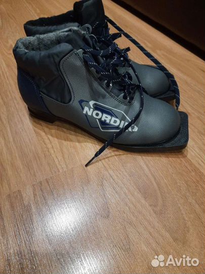 Лыжные ботинки