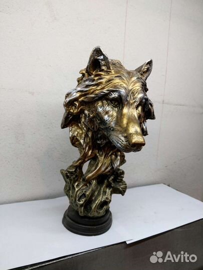 Декоративная статуэтка голова волка