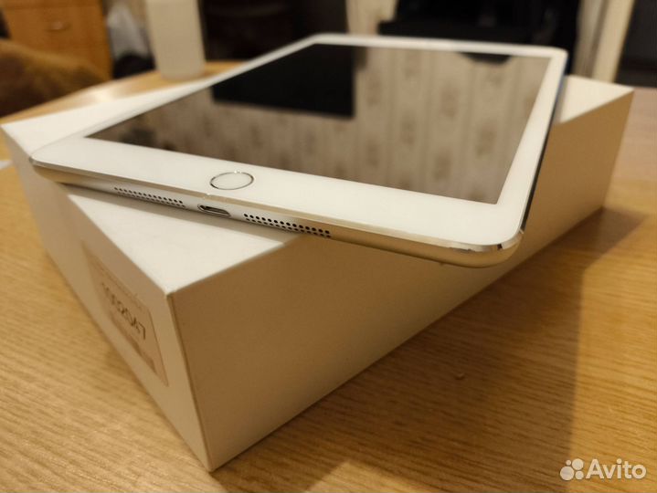 Планшет iPad Mini 3