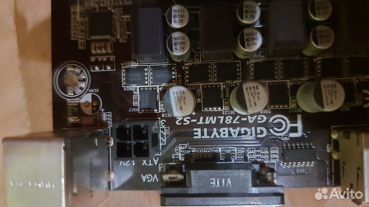 Материнская плата с процессором и памятью