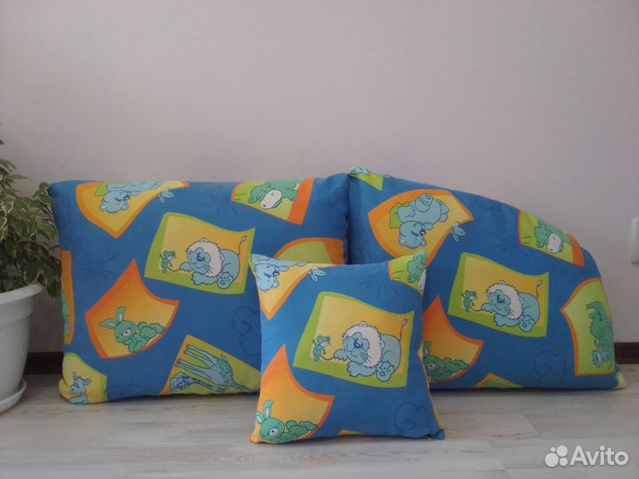 Подушки для дивана в детскую комнату