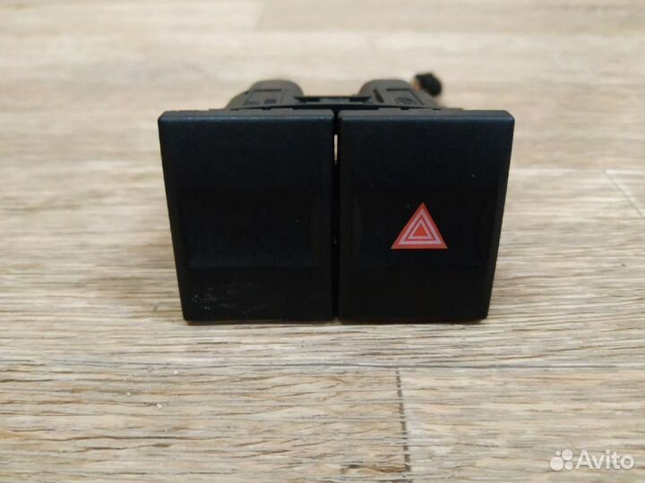 Кнопка аварийной сигнализации Ford Mondeo 3 дорест