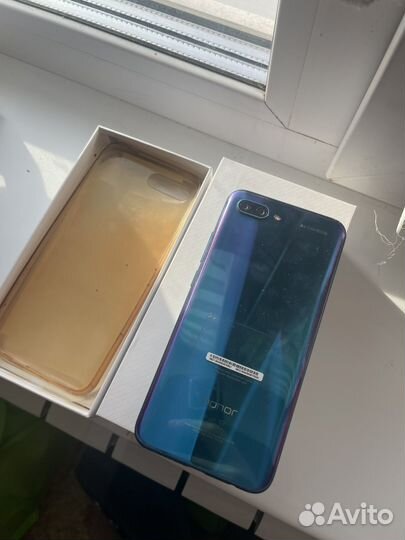 HONOR 10, 4/64 ГБ