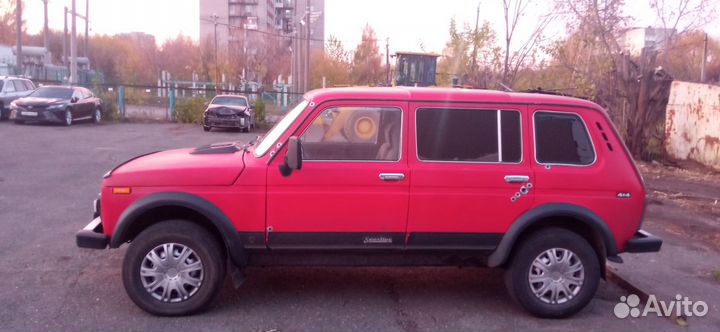 LADA 4x4 (Нива) 1.7 МТ, 2001, 295 000 км