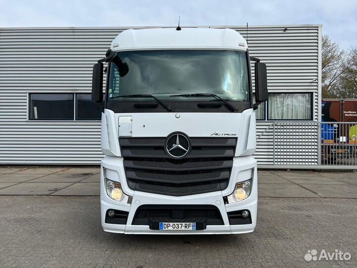 Pазбираем грузовик Mercedes-Benz Actros mpiv с 201