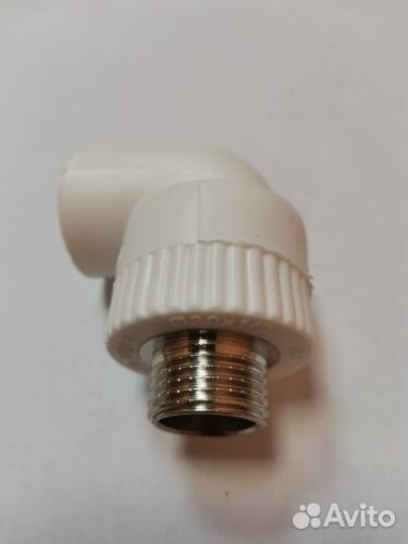 Угольник комб нар рез 20-1/2