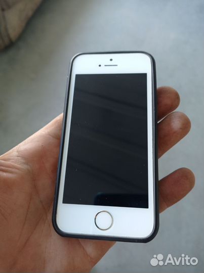 iPhone SE, 16 ГБ