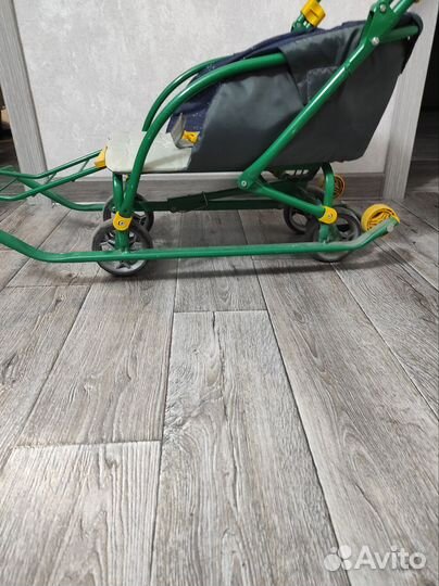 Детские санки на колесах