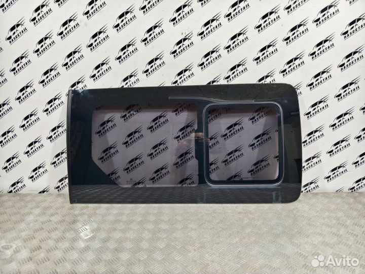 Стекло сдвижной двери правое Hyundai Grand