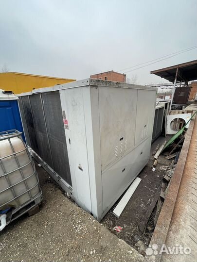 Чиллер для охлаждения помещений и воды